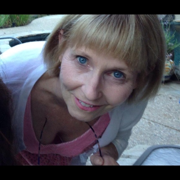 Meet your Posher, Marjie - Picture 1 of 2